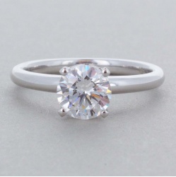 lr2226_-_straight_on