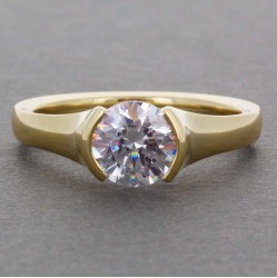 r379-10yg_-_straight_on