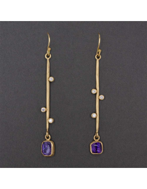 151302_-_straight_on